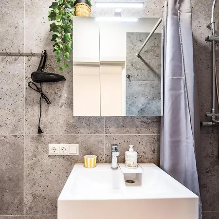 Cozy 1br In Old Town With Free Parking * Вильнюс