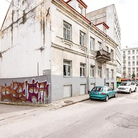 Апартаменты Cozy 1br In Old Town With Free Parking